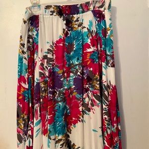 Floral Old Navy skirt size L